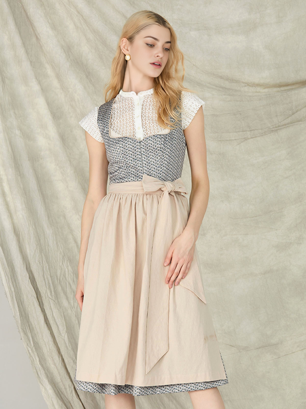 Dirndl Tannengrün in eleganter Ausführung