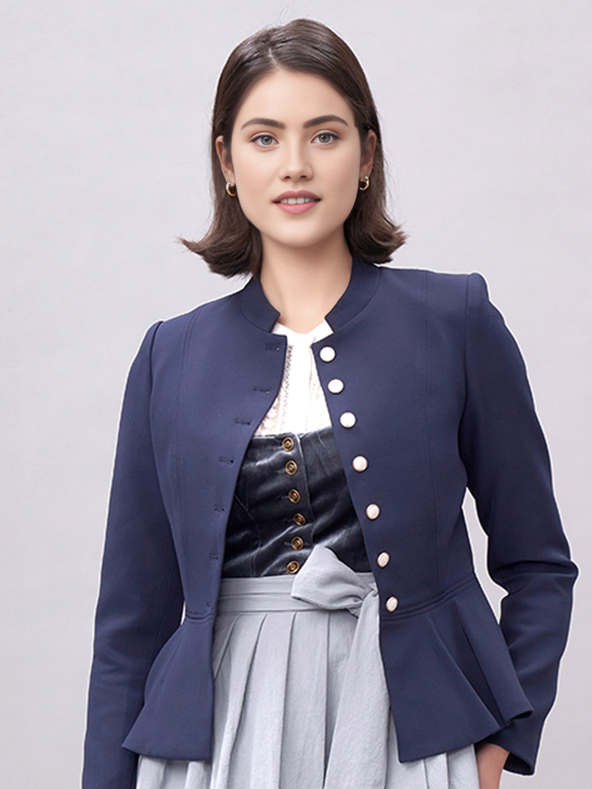 Moderne Dirndl in Marineblau