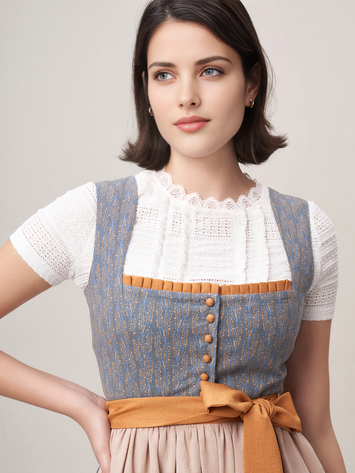 Pinkes Dirndl mit stilvollen Accessoires