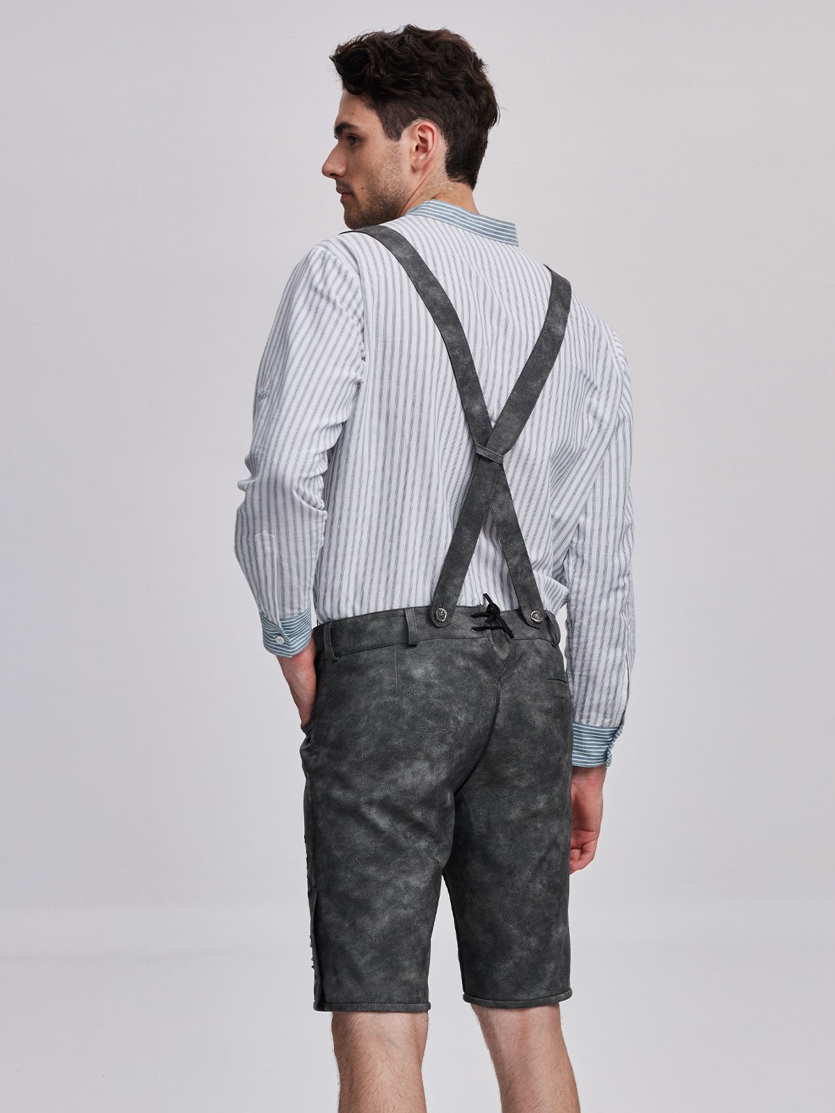 Elegantes graues Lederhosen-Outfit