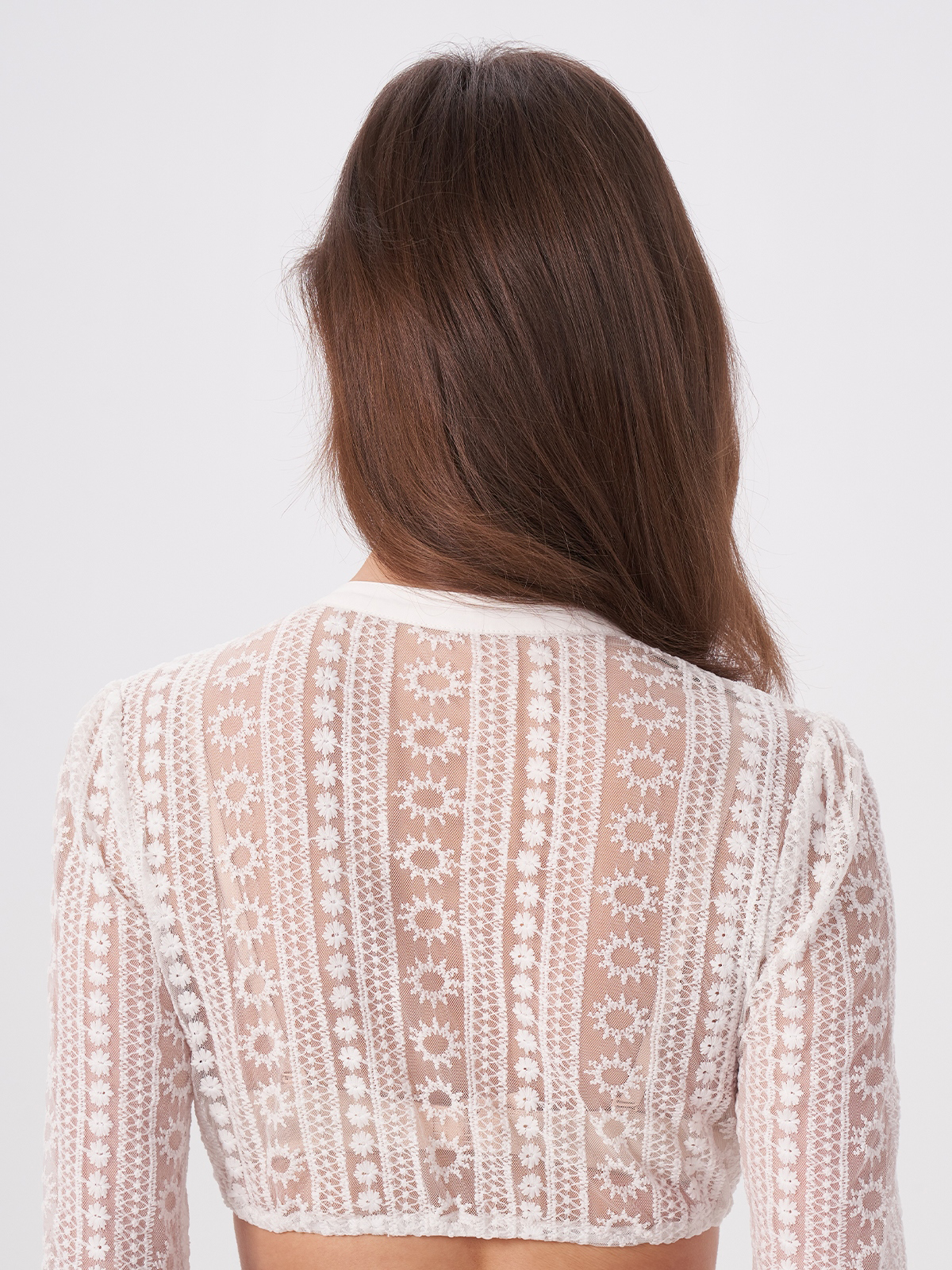 Moderne Dirndl-Bluse in Weiß
