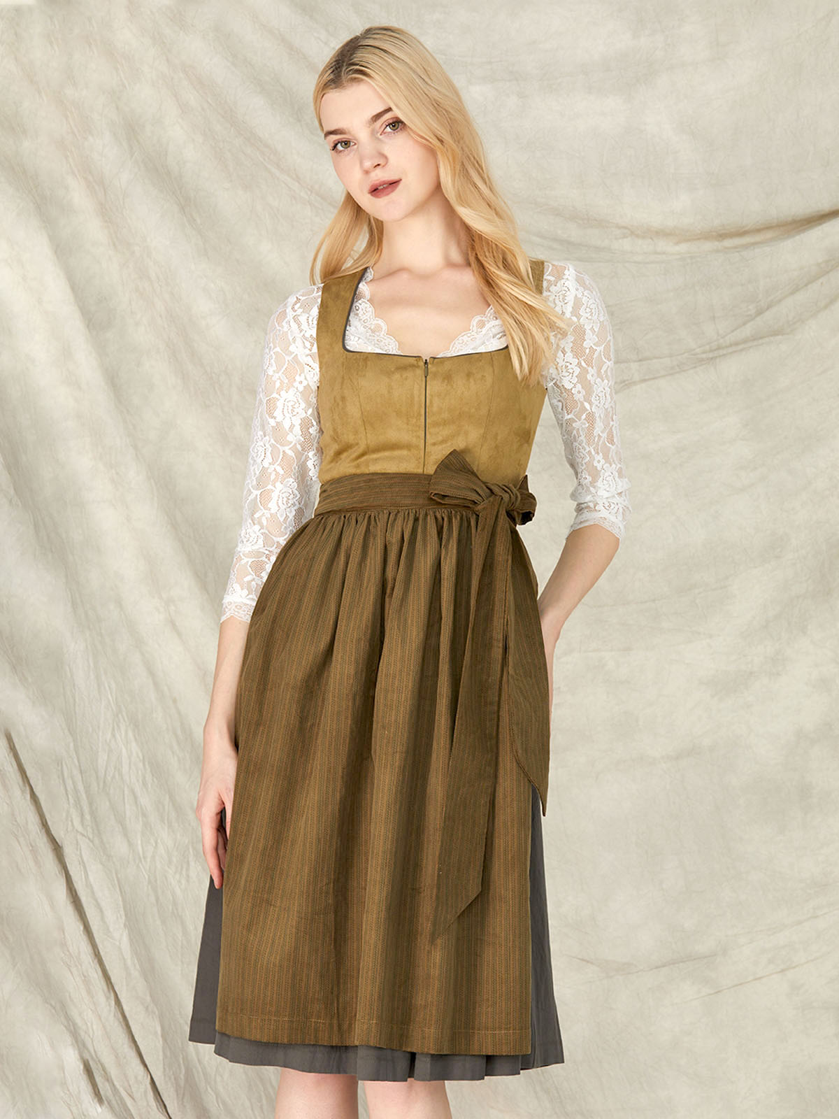 Dirndl Dunkelgrün – Eleganz und Tradition