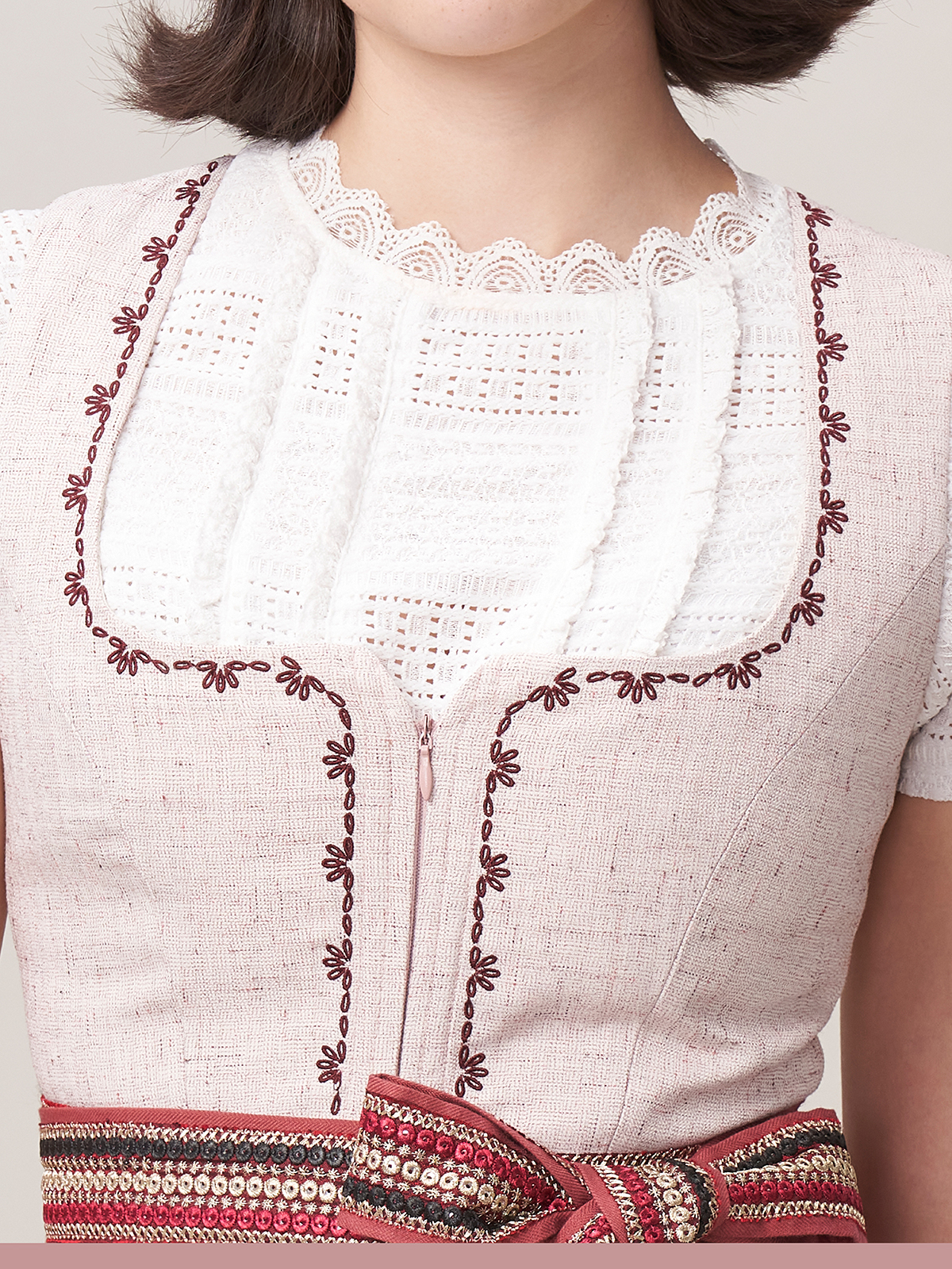 Dirndl in Rosa mit Samt-Optik