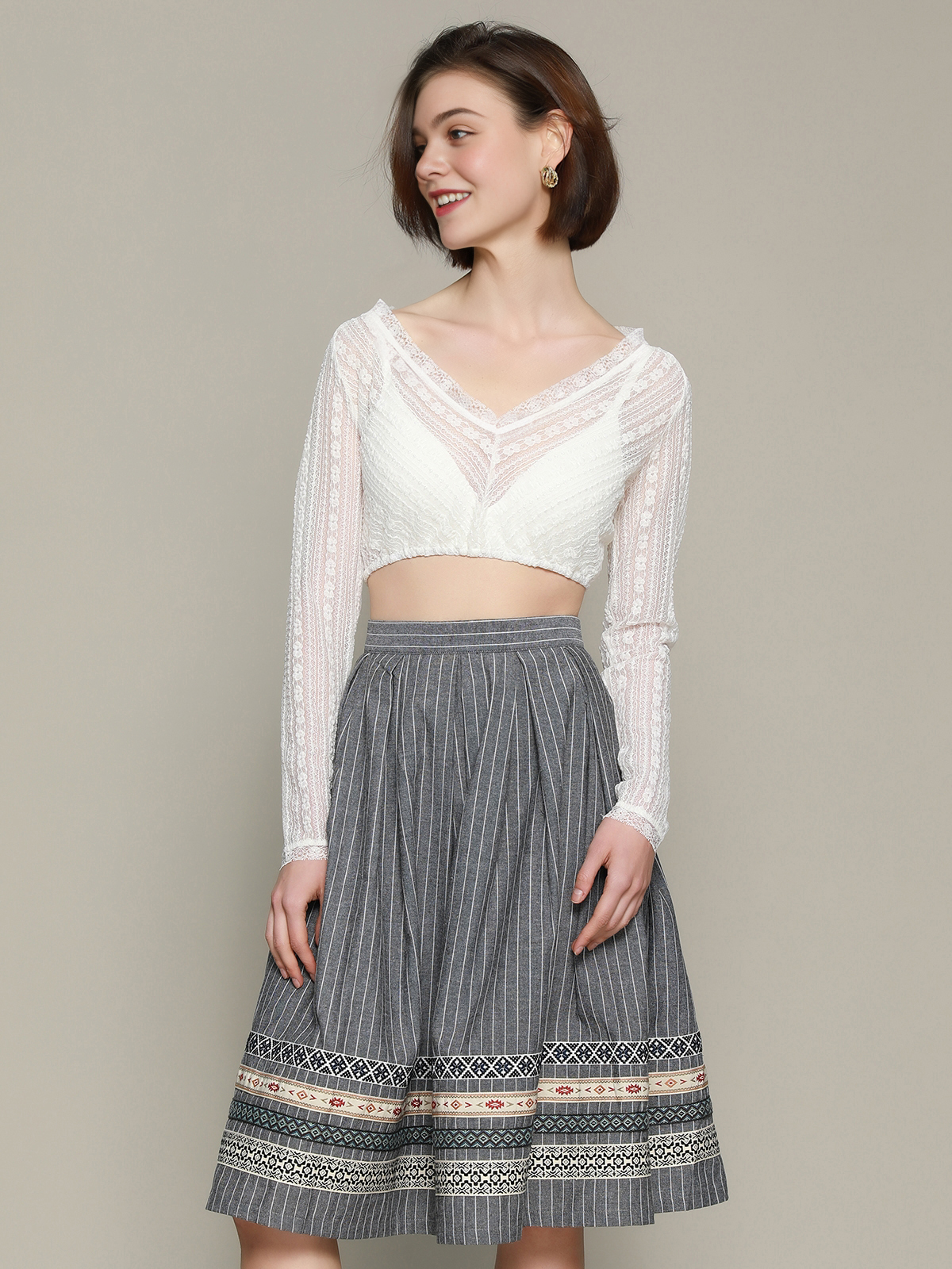 Elegantes dunkelblaues Dirndl aus Samt