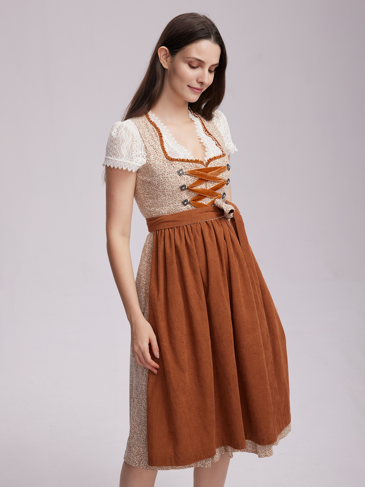 Klassisches Dirndl in Braun