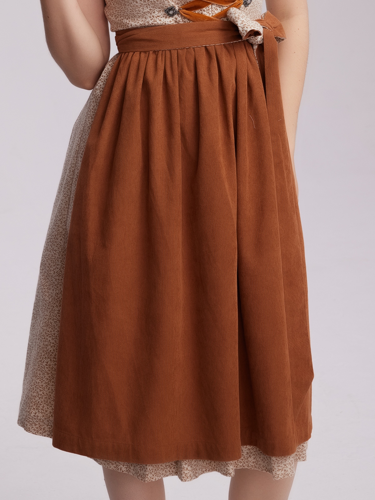 Dirndl in Braun – stilvoll und vielseitig