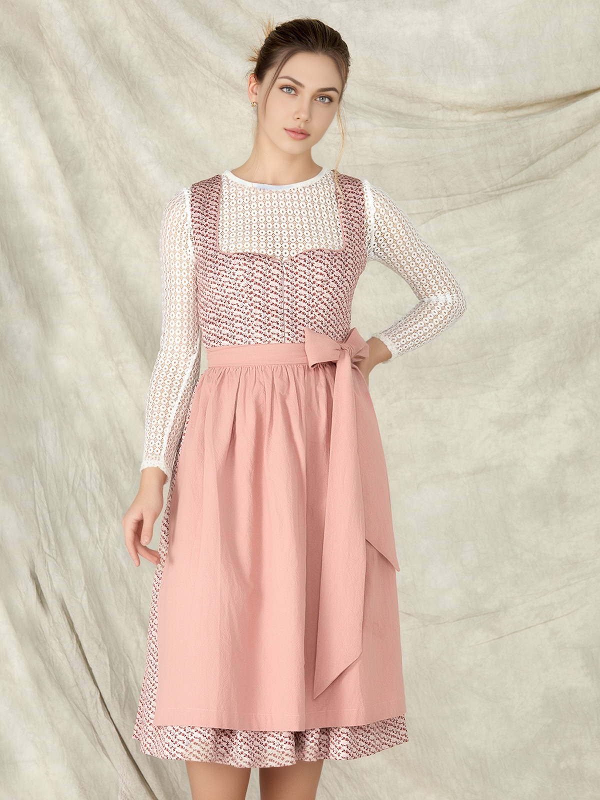 Modernes Dirndl in Rosa