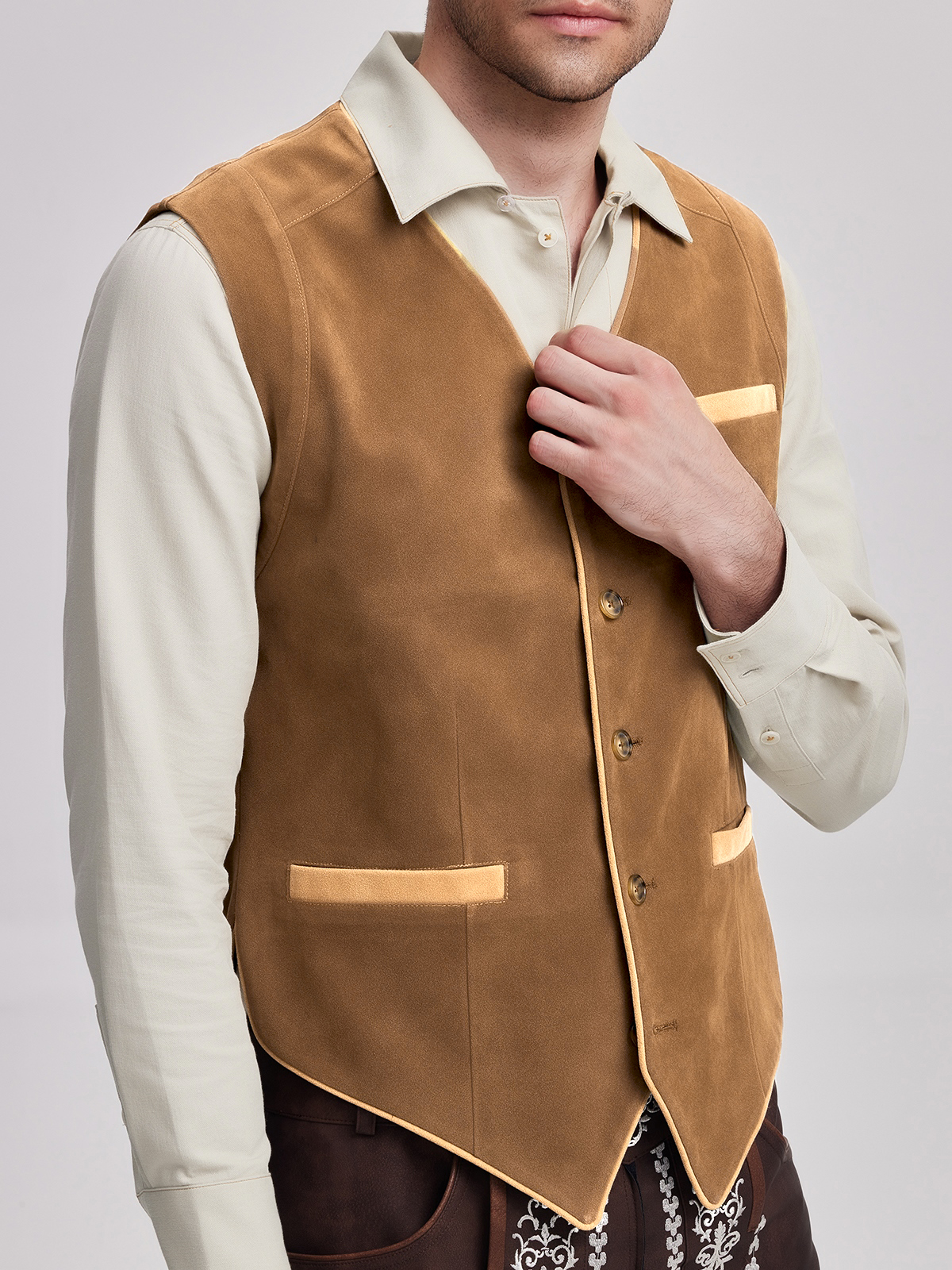 Modernes Dirndl in Gelb