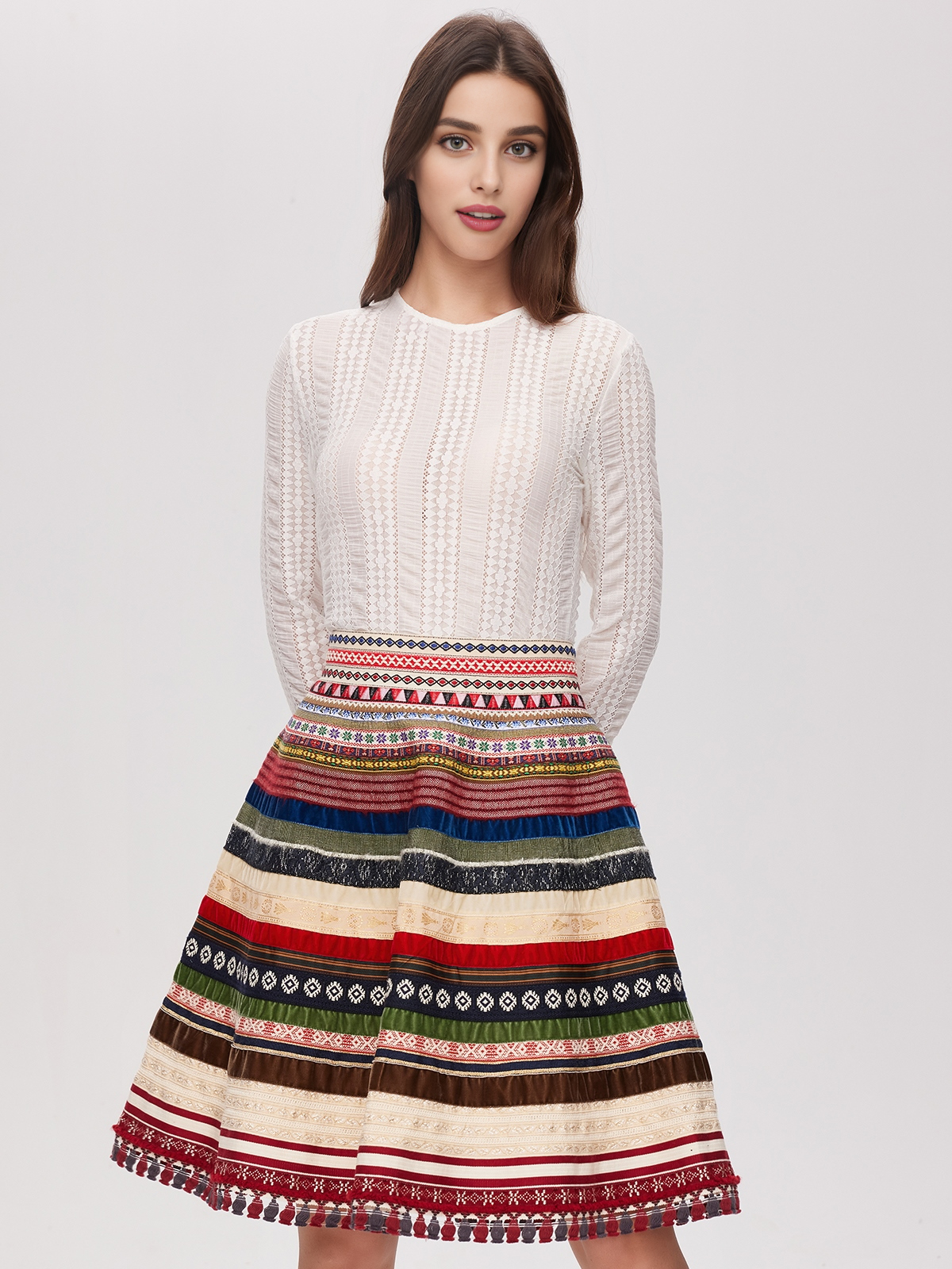 Modernes Dirndl in Rot – perfekt für den urbanen Look