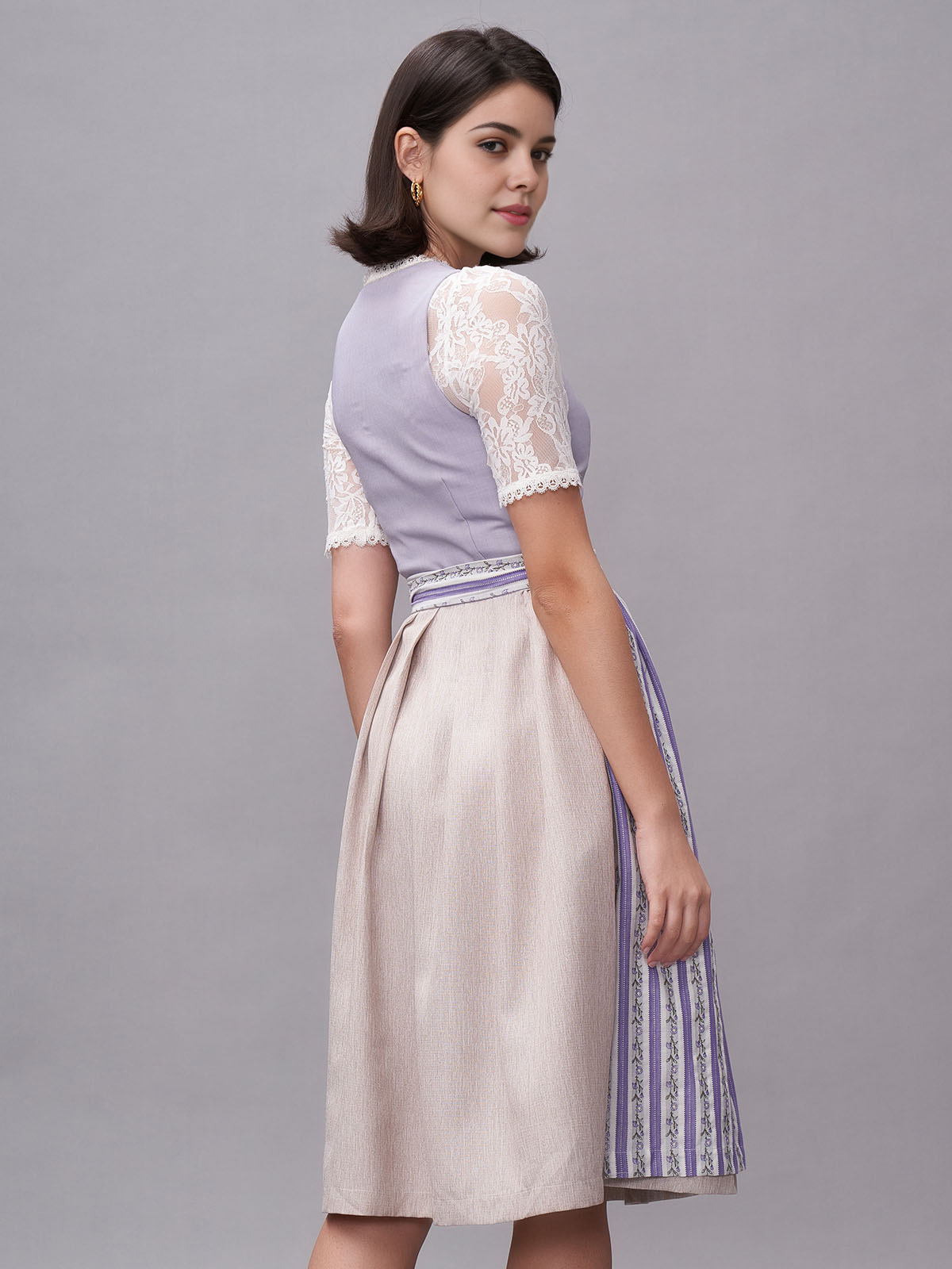 Modernes Dirndl in Blau