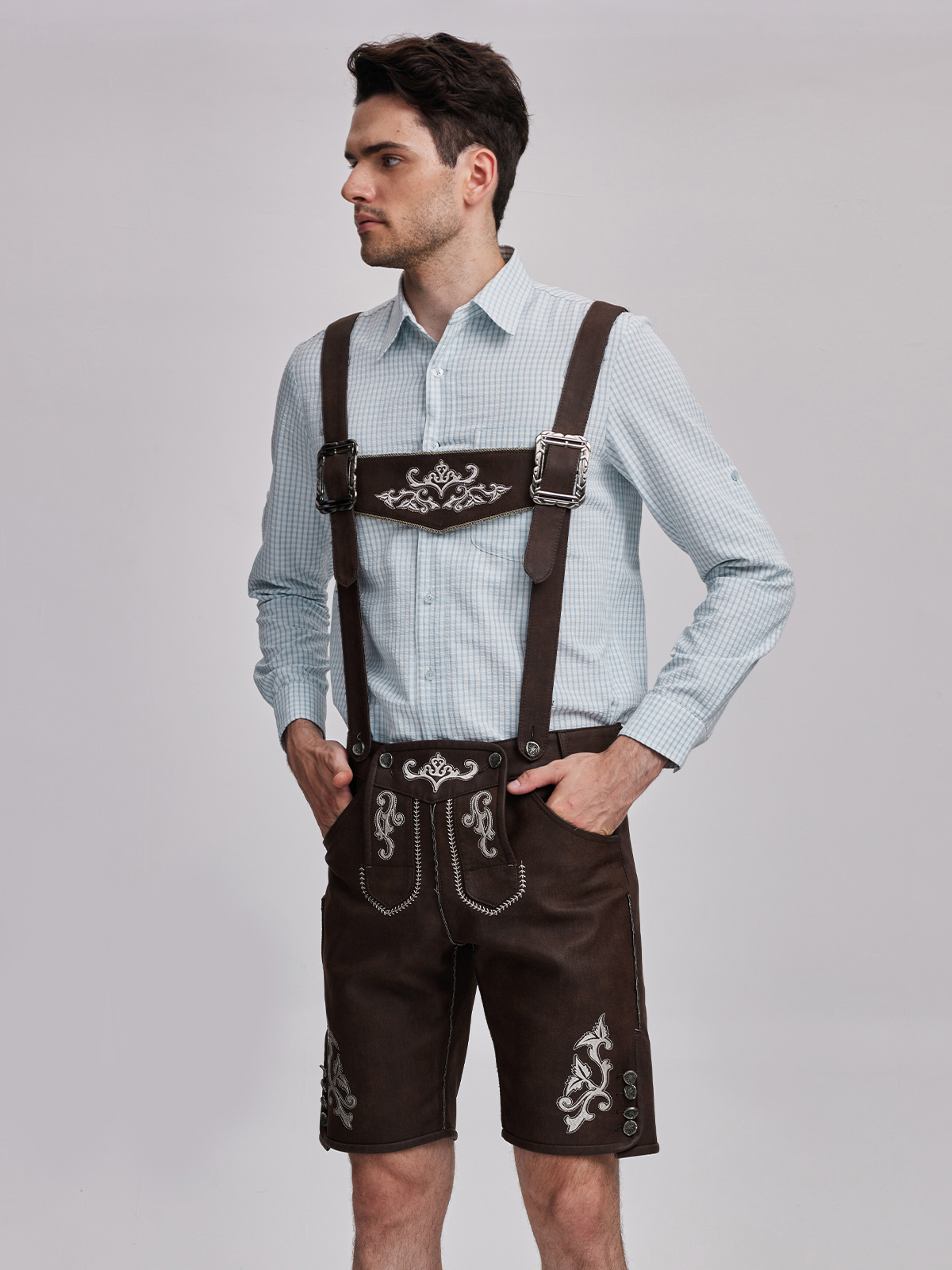 Dirndl mit Lederhose