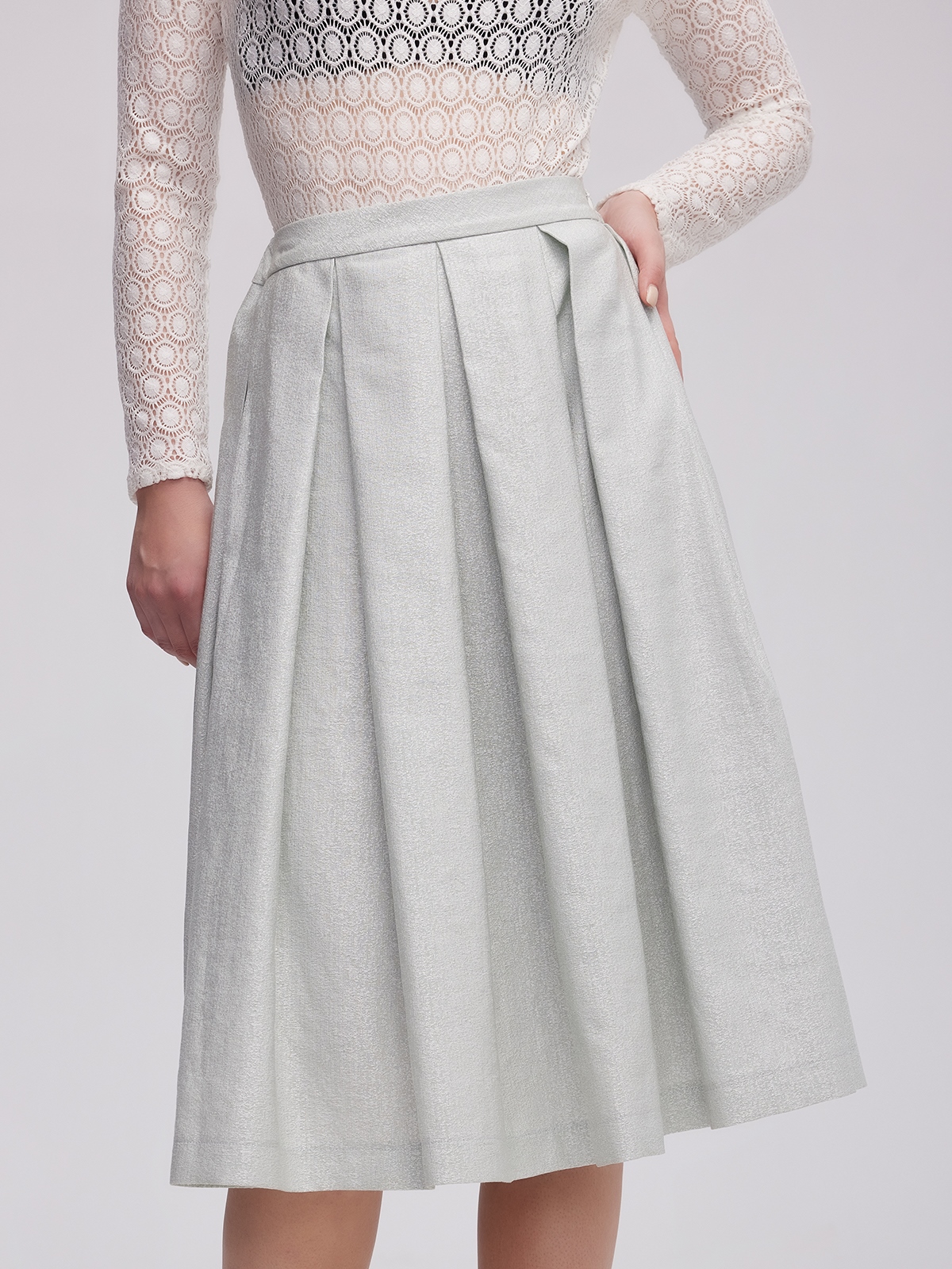 Traditionelles grünes Samt-Dirndl