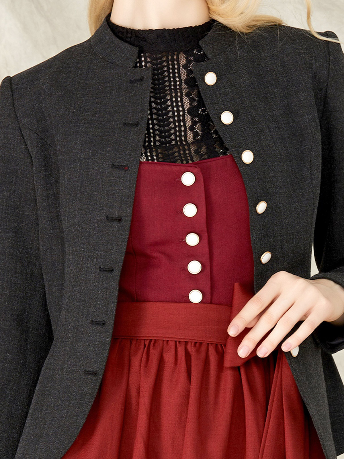 Dirndl mit eleganter Jacke