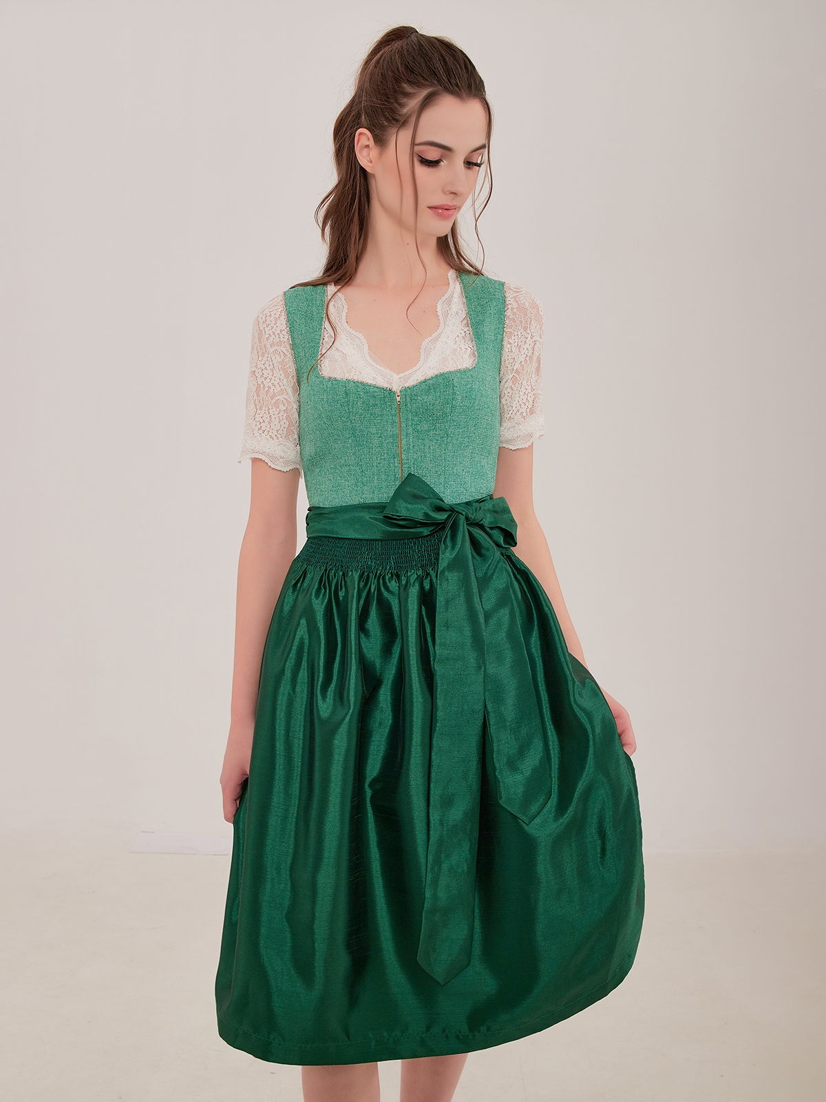 Dirndl Damen Schwarz